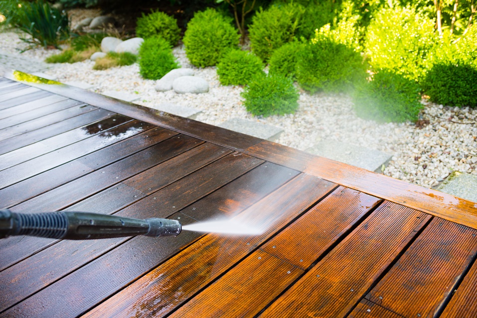 Cleaning of a Stained Deck
